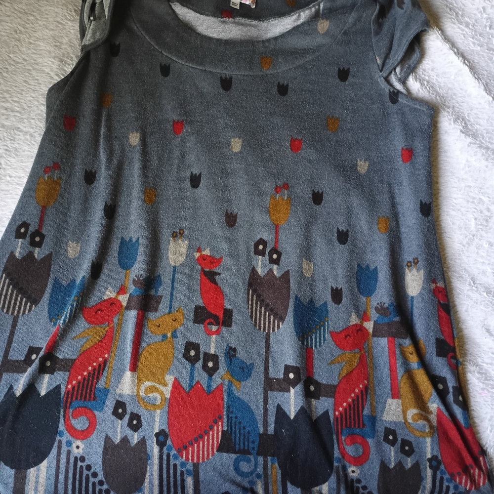 Joe Browns Gray and Red Knit Top